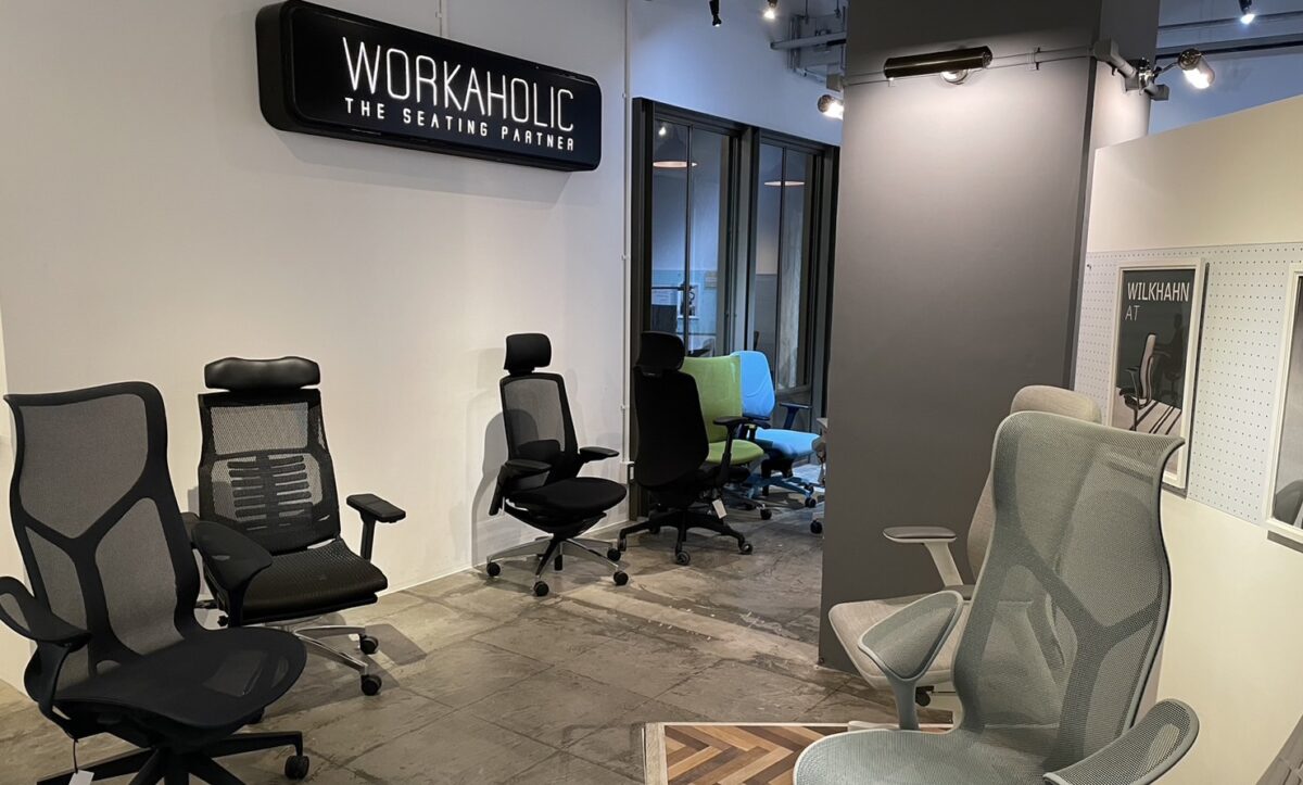 WORKAHOLICでオフィスチェア試座