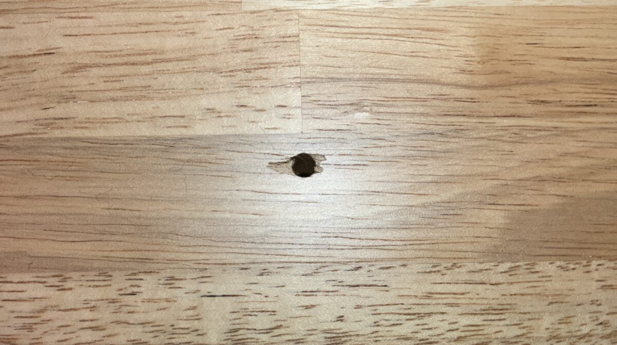 かなでもの天板を貫通させた