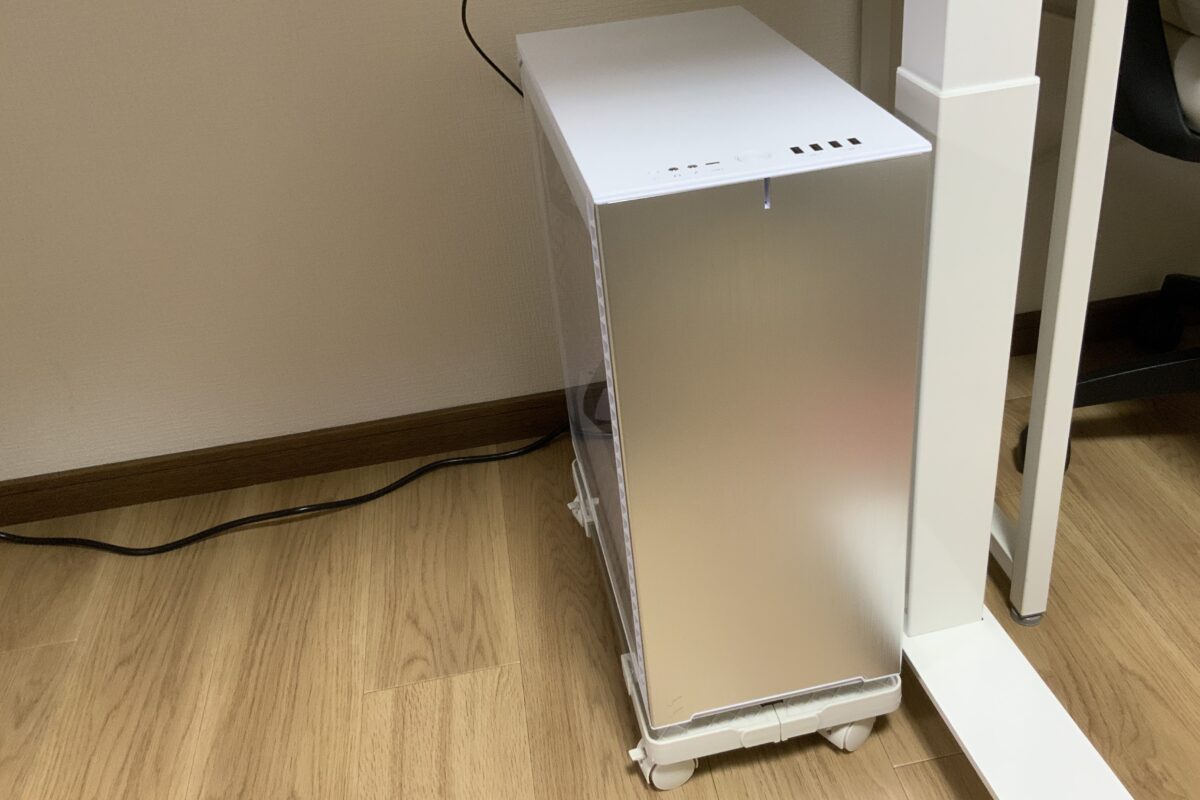 デスクトップPCのスタンド