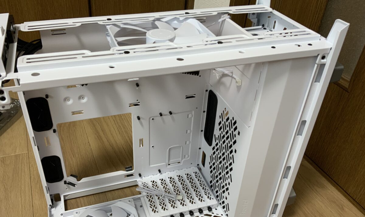PCケースにマザーボード取り付け 4