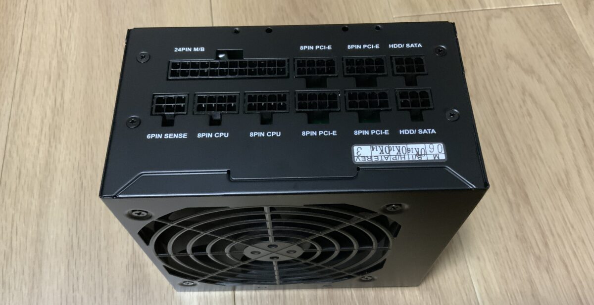 玄人志向の電源 接続ケーブル