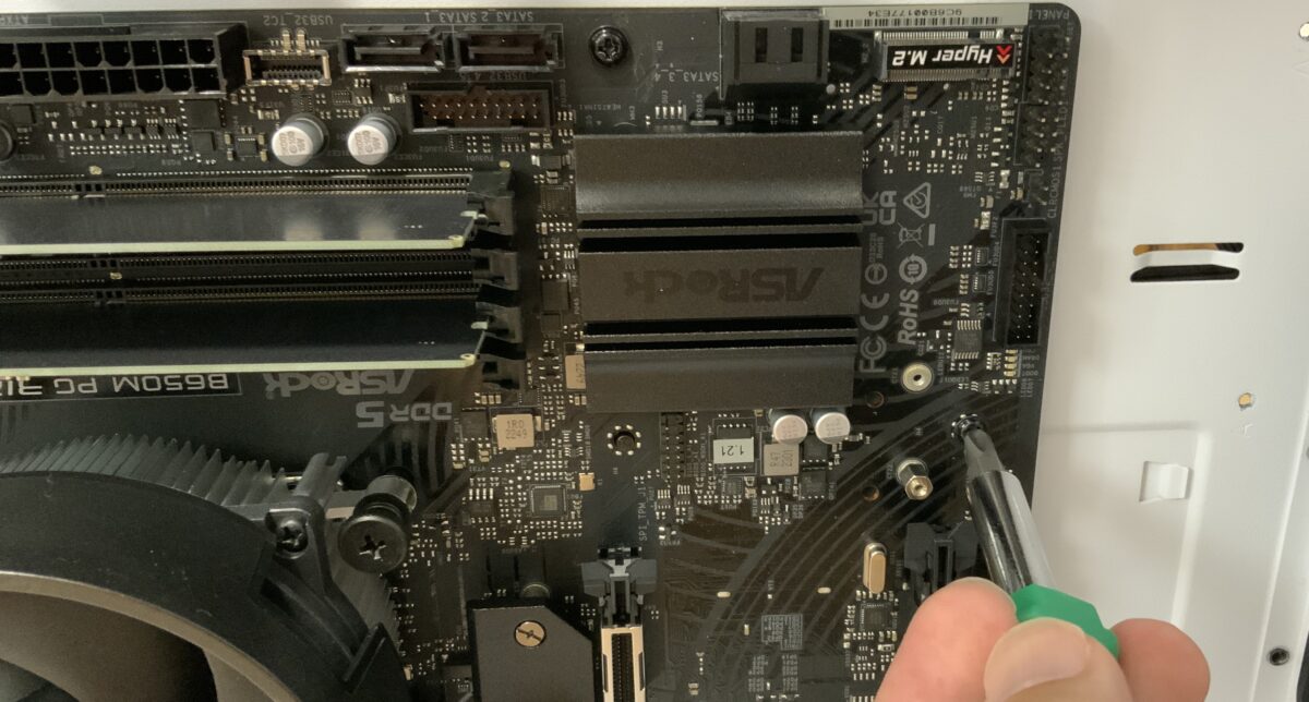 PCケースにマザーボード取り付け 5