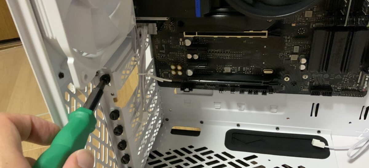 GPUの取り付け 1