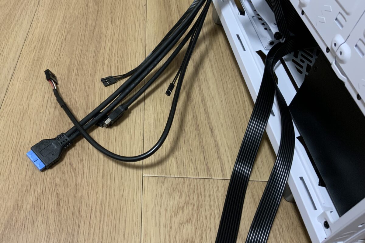 Fractal Design Define 7 Compactの電源取り付け 2