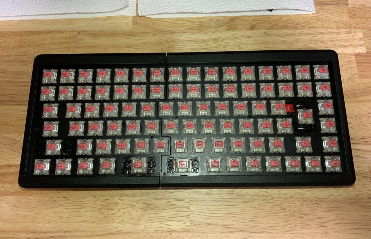 キートップを外した後のキーボード全体