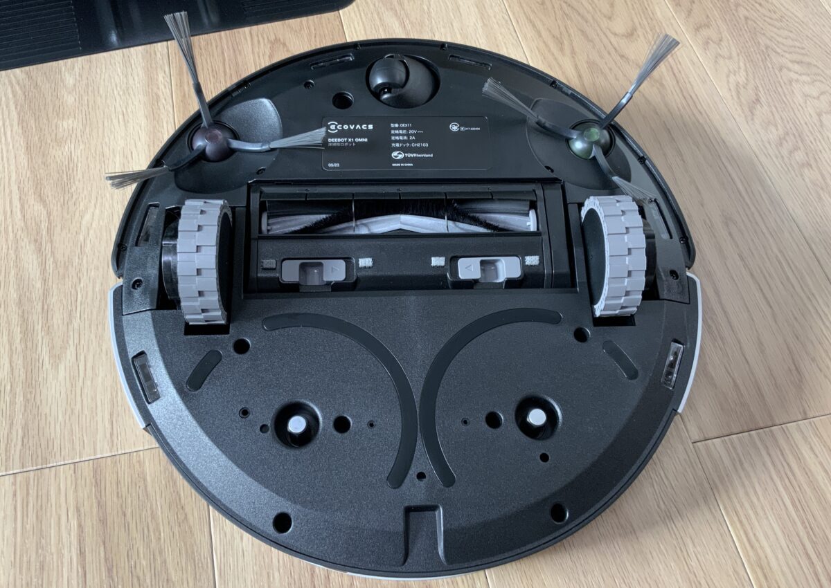 ECOVACS DEEBOT X1 OMNI ブラシの取り付け完了